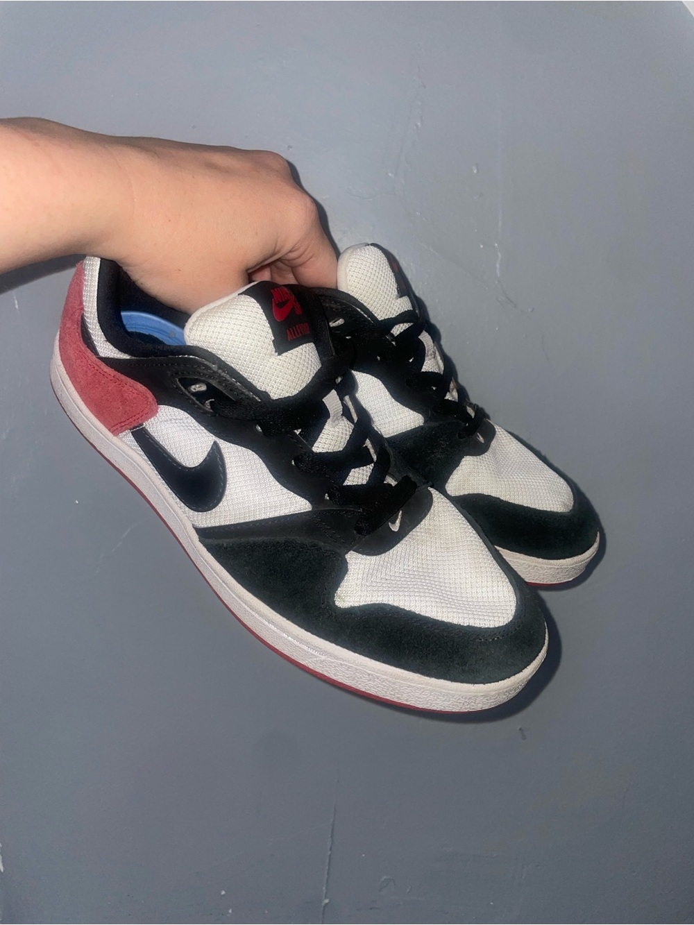 Nike Black White Red Low-Top Trainers